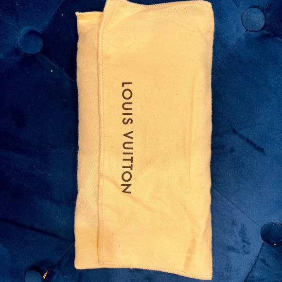 Louis Vuitton Women Black Epi Leather Wallet in Excellent Conditions ! - Picture 4 of 5